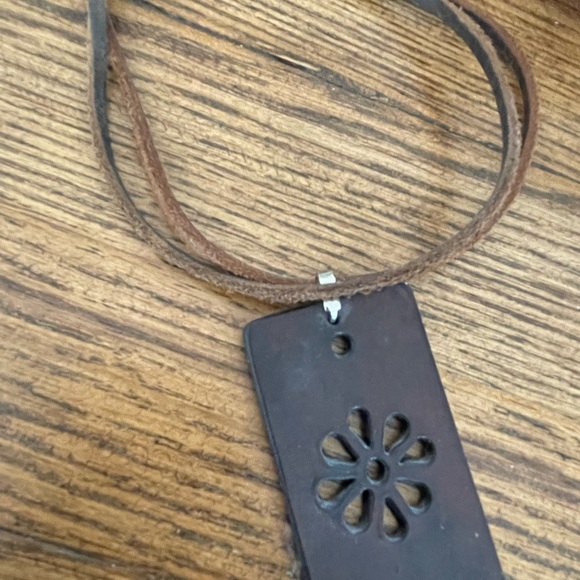Leather necklace - Picture 2 of 2